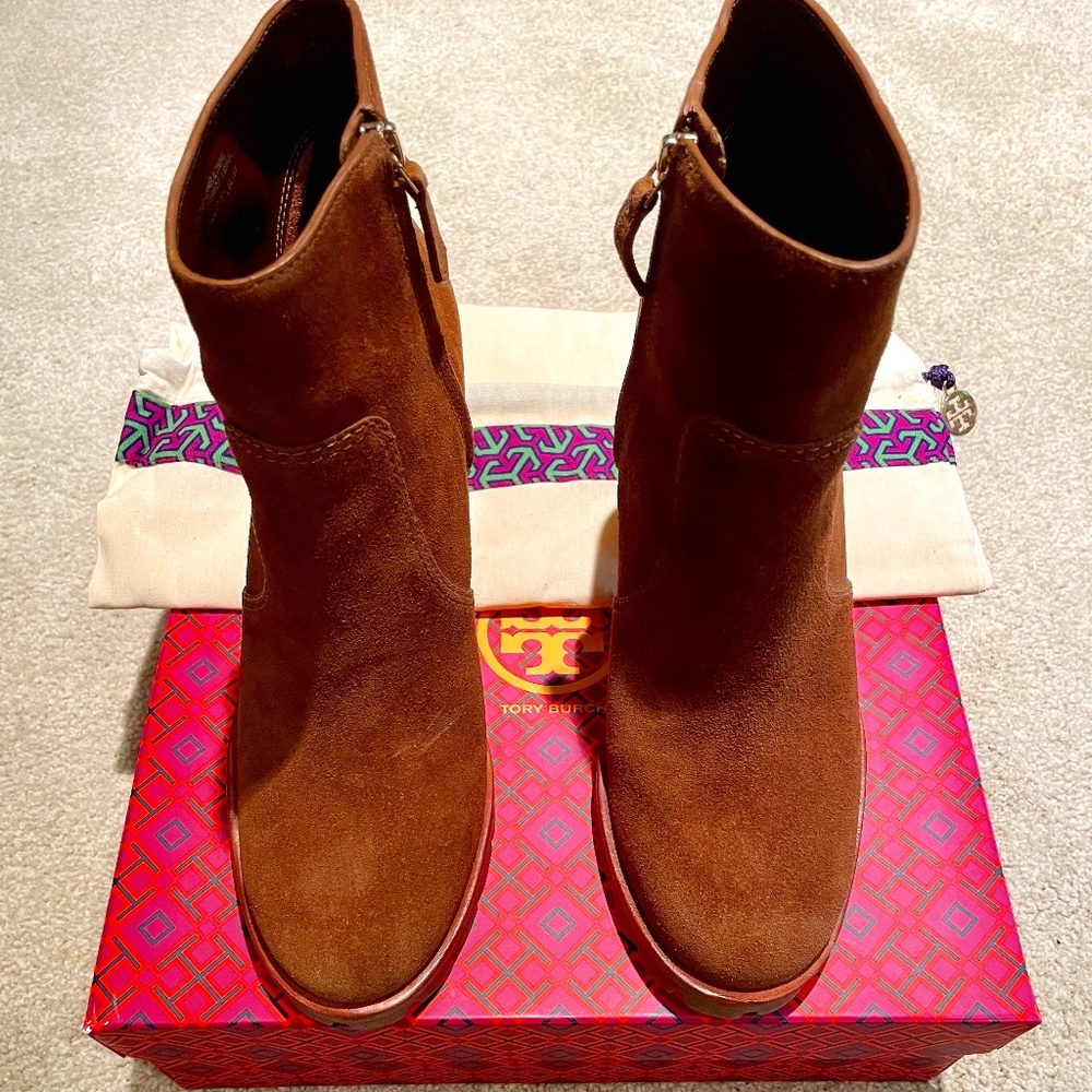Tory Burch Sofia Lug Boot Size 9 Brown
